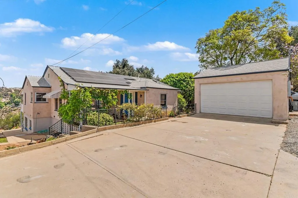 https://cdn.realtyfeed.com/cdn/127/306752381/e0228e625f13512e600c72211ff8cc79.webp