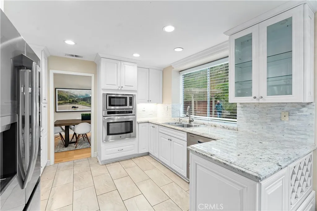 1535 San Almada Road, Corona, CA 92882 - Photo 5 of 42, Corona, CA