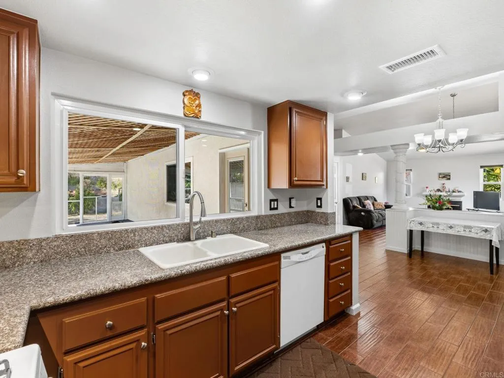 https://cdn.realtyfeed.com/cdn/127/306752404/4c81655dc89bec7ce06d205a68f4ec48.webp