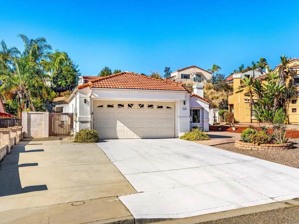 https://cdn.realtyfeed.com/cdn/127/306752404/ef8233e78f5ea813a37a09b0d1d2e965.webp