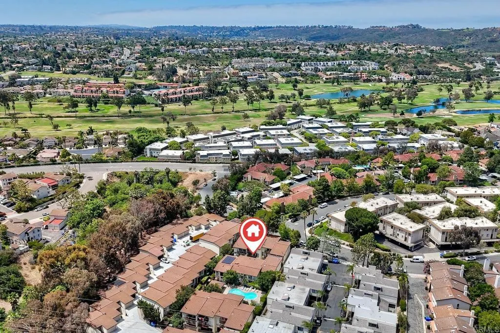 https://cdn.realtyfeed.com/cdn/127/306752417/8263c96588a017acb71e9b6757d67a30.webp