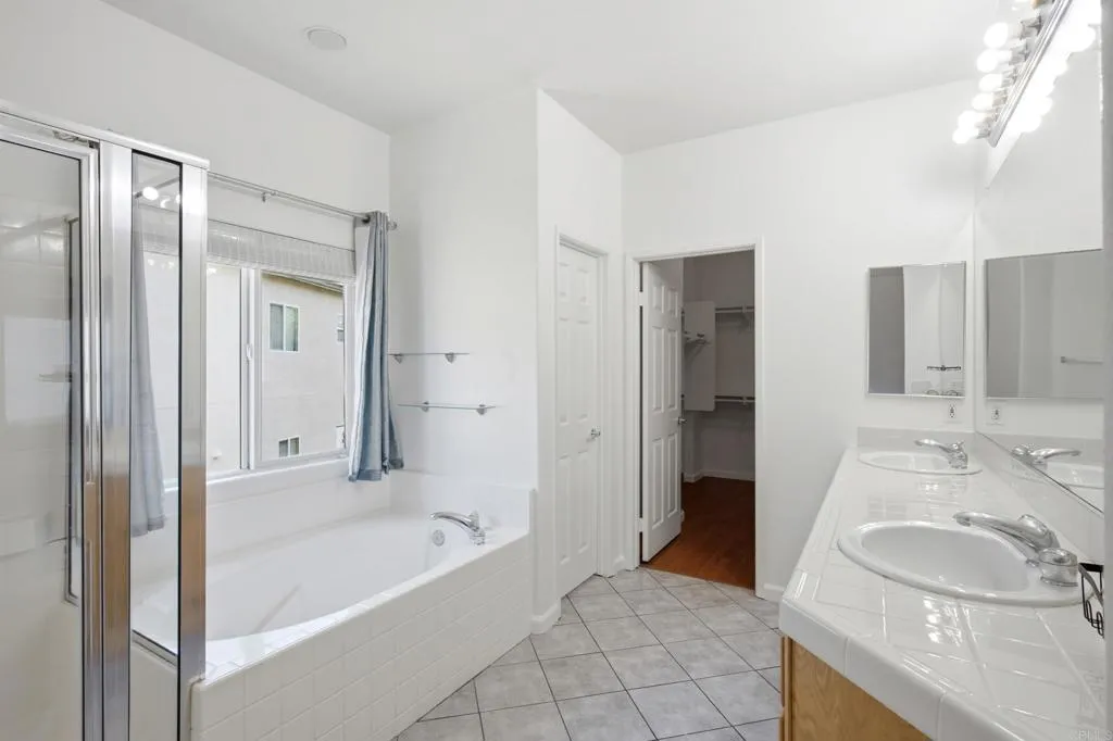 https://cdn.realtyfeed.com/cdn/127/306752448/9ca2d8f2d2f9a7157cd1d959679fd5af.webp