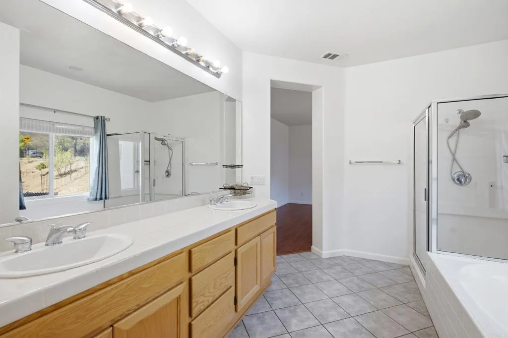 https://cdn.realtyfeed.com/cdn/127/306752448/f3ff59dadd81aacf2ab21835a0560eed.webp