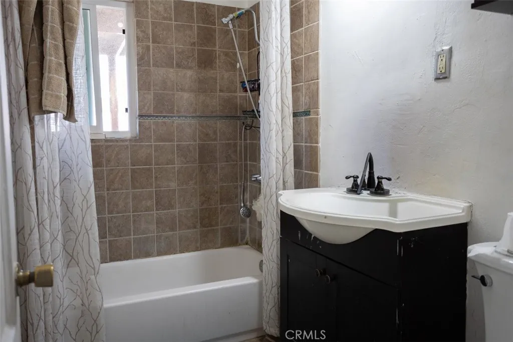 1401 S Whitemarsh, Compton, CA 90220 - Photo 4 of 17, Compton, CA