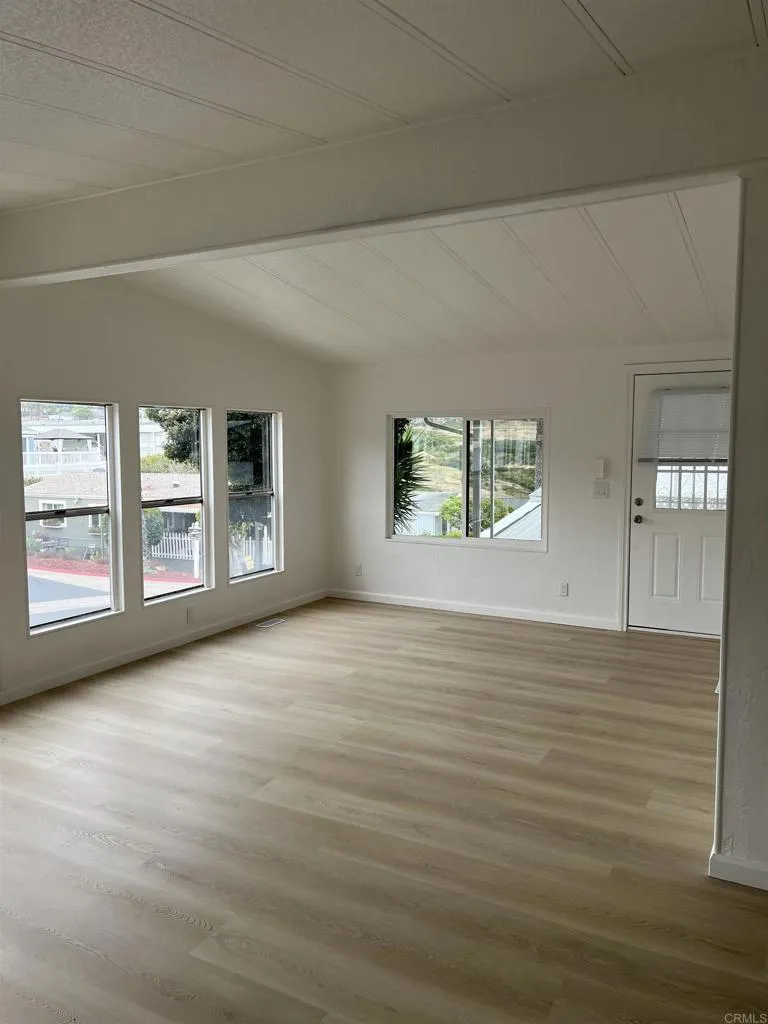https://cdn.realtyfeed.com/cdn/127/306752463/75119a13e825afb9418d46460a0e5891.webp