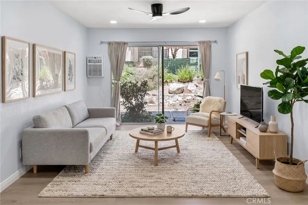 5585 E Pacific Coast Highway Unit 171, Long Beach, CA 90804 - Main photo, Long Beach, CA