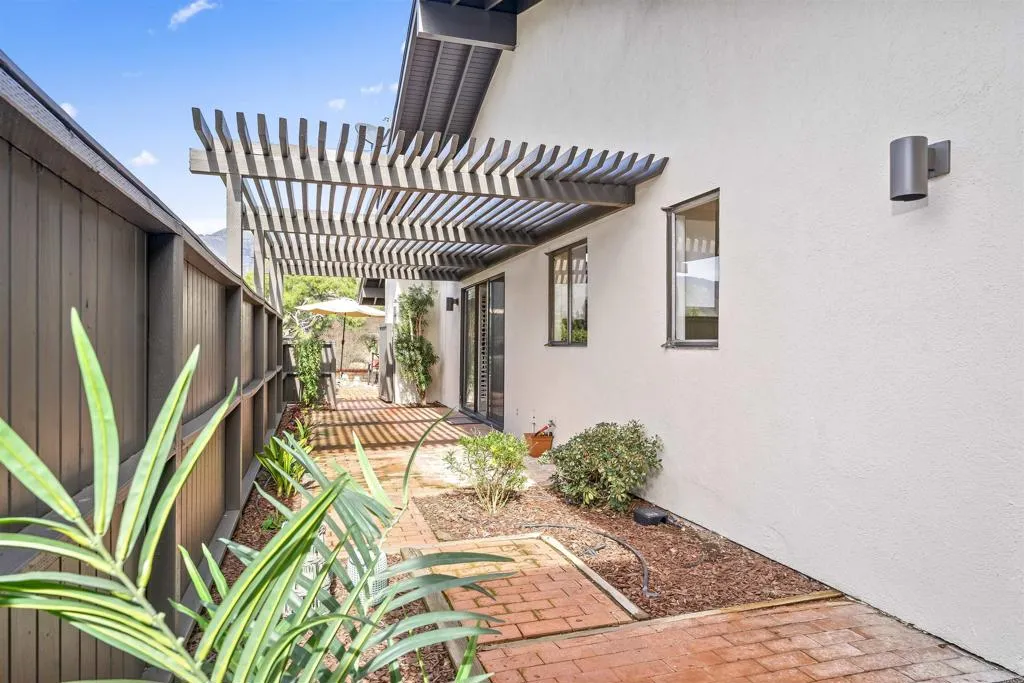 https://cdn.realtyfeed.com/cdn/127/306752495/e31c87b8442cd72016f47b05dbb884cc.webp
