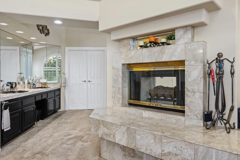https://cdn.realtyfeed.com/cdn/127/306752524/124afa4b30072d8e7538aee356e0d56e.webp