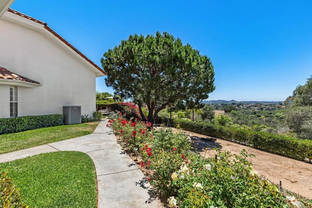 https://cdn.realtyfeed.com/cdn/127/306752524/aaecd3becc5cf5ae183b61ea23b7b574.webp
