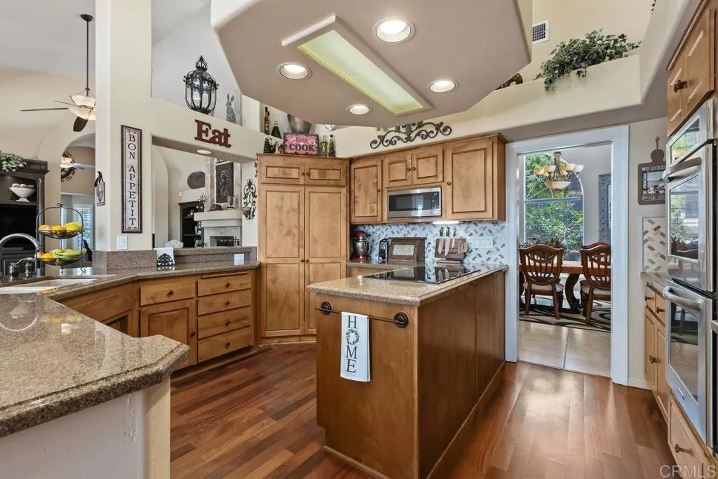 https://cdn.realtyfeed.com/cdn/127/306752524/b93cbb3342dd5f79441c1f15cdd8f41b.webp