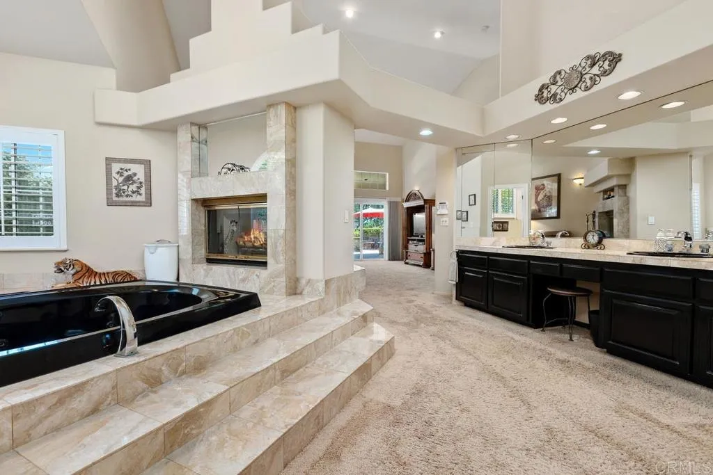 https://cdn.realtyfeed.com/cdn/127/306752524/ec23376e5ce410f02738ed8c26f760f9.webp