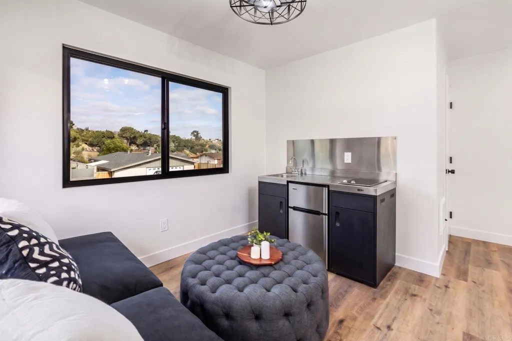 https://cdn.realtyfeed.com/cdn/127/306752527/1b87f61f27b3de08f29806312ce93612.webp