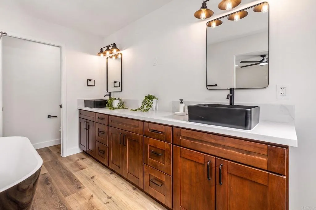 https://cdn.realtyfeed.com/cdn/127/306752527/3a80af7c1c412ec48d5718ce9cc4fcde.webp