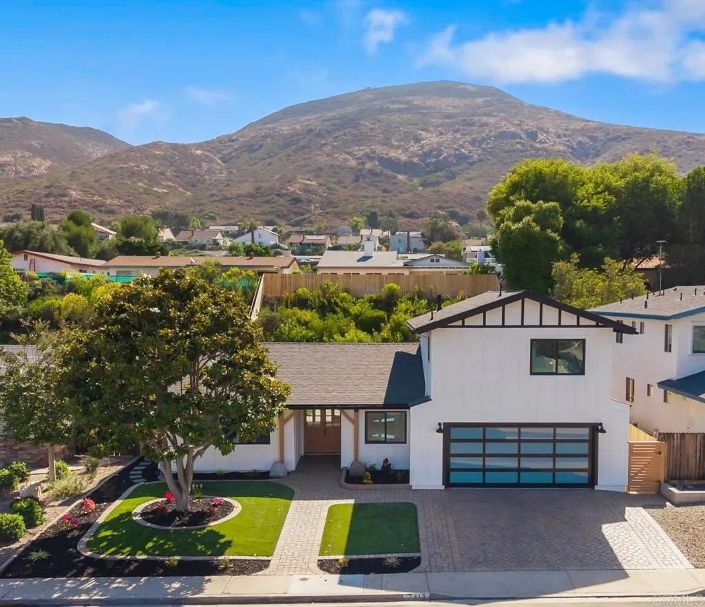 https://cdn.realtyfeed.com/cdn/127/306752527/93aa73ee6c1a42669ea7e6714ba6c455.webp