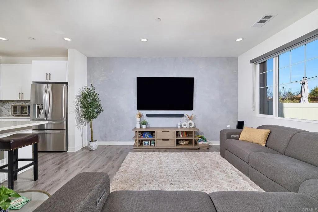 1278 Via Fanal, Oceanside, CA 92056 - Photo 5 of 39, Oceanside, CA