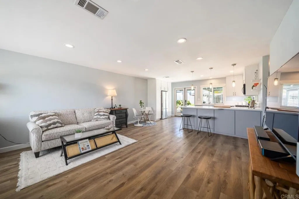 https://cdn.realtyfeed.com/cdn/127/306752543/5983a44c7120b84e049993f87bf40b49.webp
