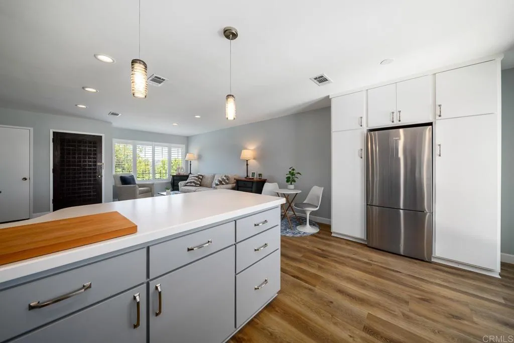 https://cdn.realtyfeed.com/cdn/127/306752543/cbc6e5038b0cce6bf80e46201314c384.webp