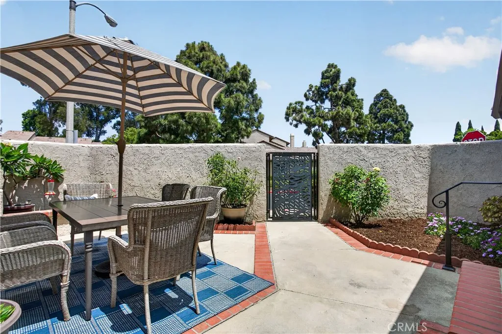8488 Oakstone Circle, Huntington Beach, CA 92646 - Main photo, Huntington Beach, CA