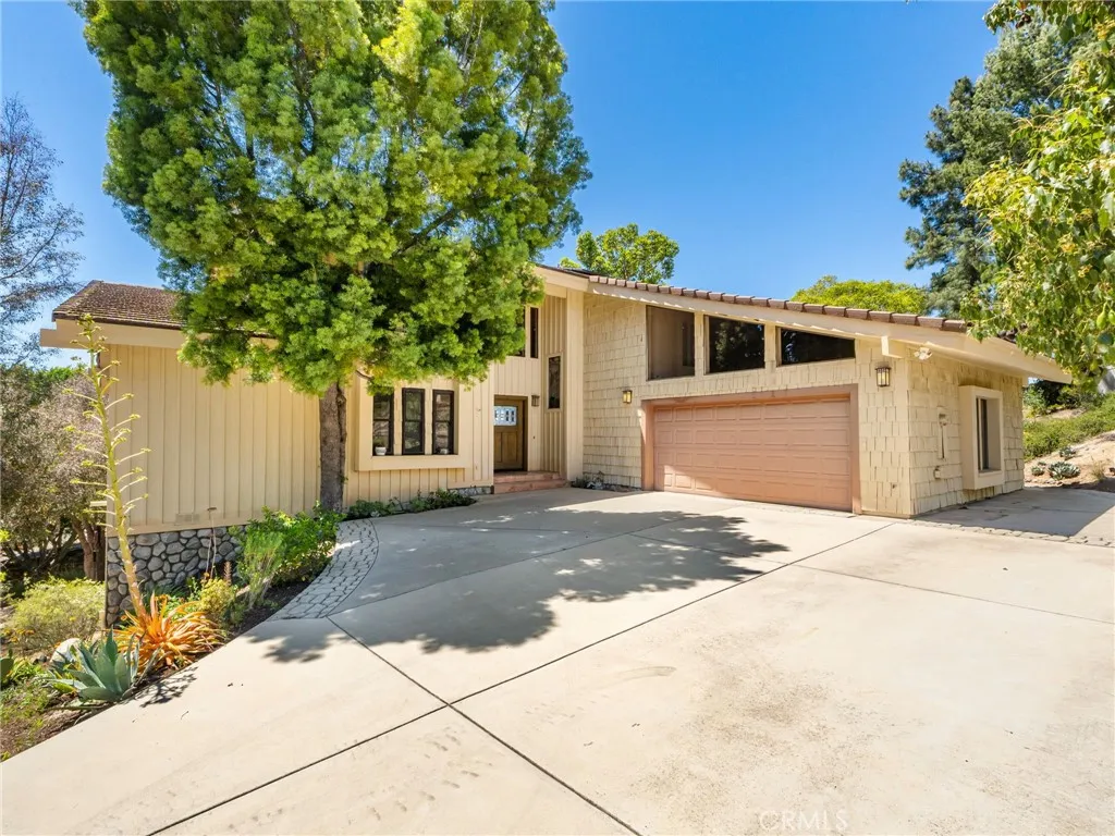2248 Mil Sorpresas, Fallbrook, CA 92028 - Main photo, Fallbrook, CA