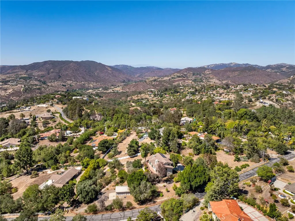 https://cdn.realtyfeed.com/cdn/127/306752550/43a863005b969fb96504b736aaf1c0c6.webp