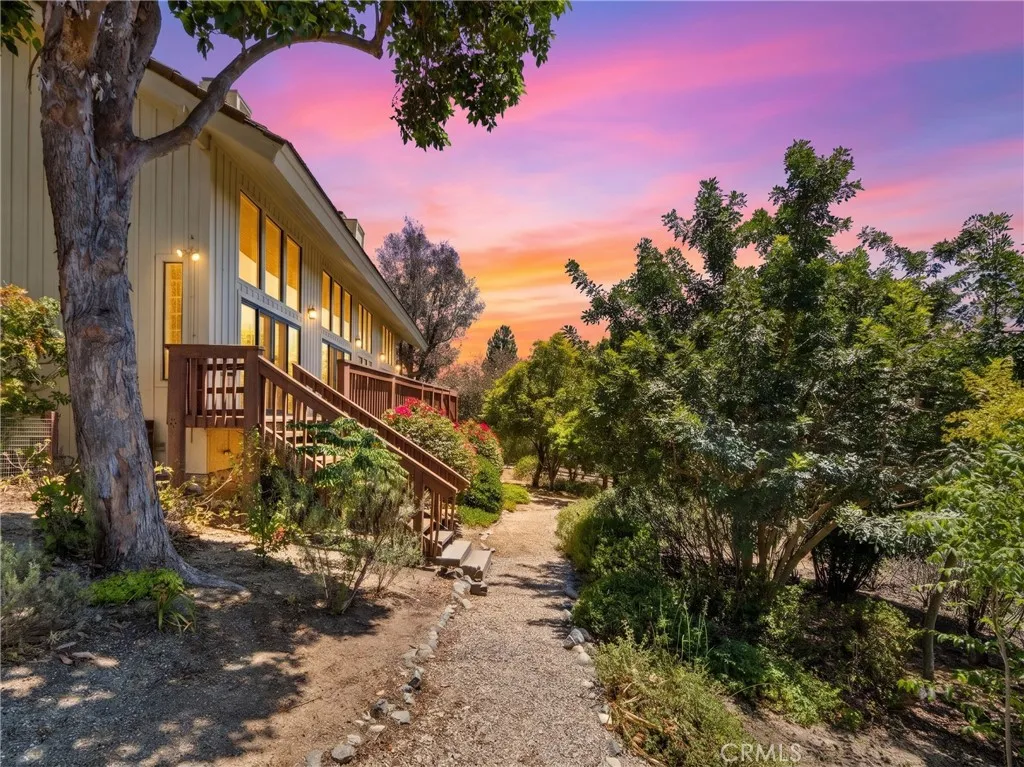 https://cdn.realtyfeed.com/cdn/127/306752550/45b30517d1b1dfb28030526480f572c5.webp
