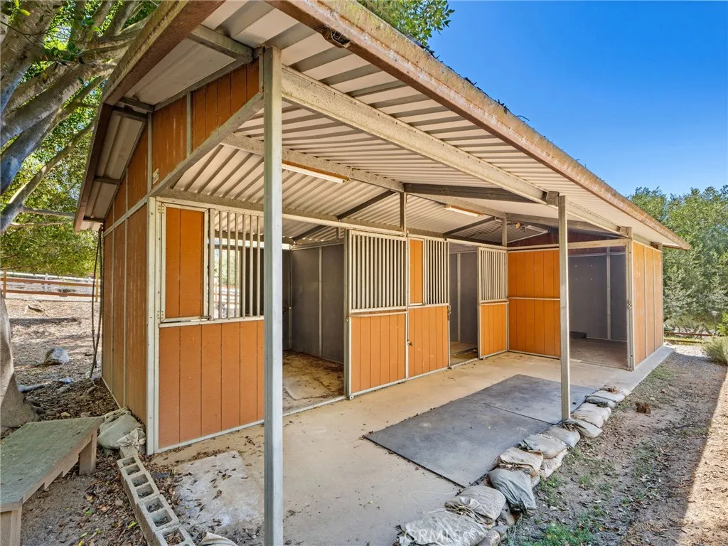 https://cdn.realtyfeed.com/cdn/127/306752550/4a149aec1c2ad00a1752e0c7aa807e26.webp