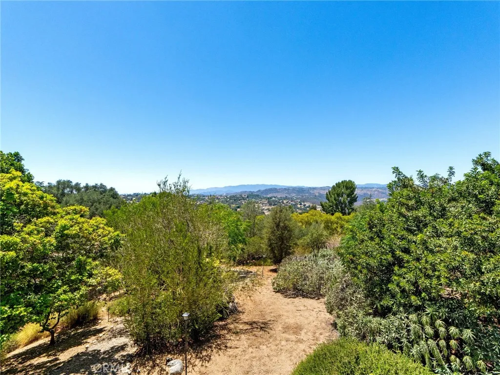 https://cdn.realtyfeed.com/cdn/127/306752550/4b14bb0a8e0e950a3946012498ca4101.webp