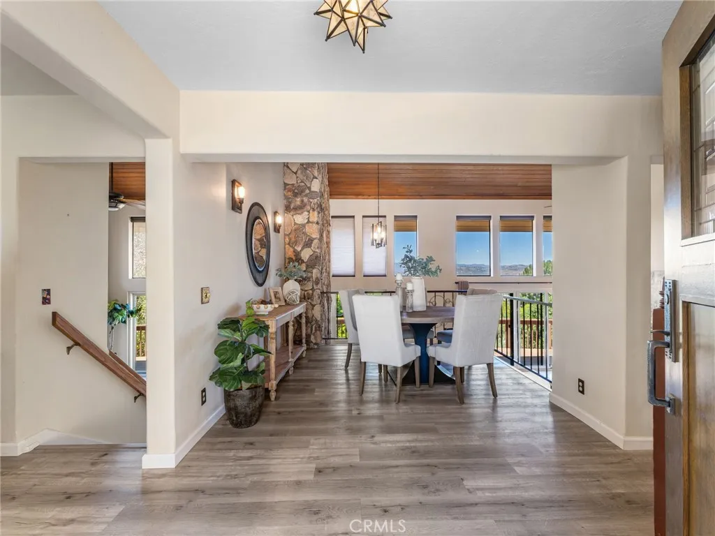 https://cdn.realtyfeed.com/cdn/127/306752550/7c9aa8c10dba170ccdcd69d8cc007f1b.webp
