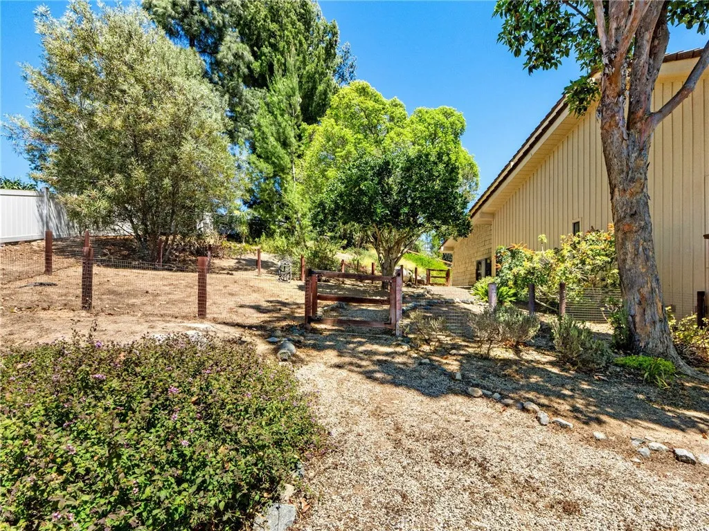 https://cdn.realtyfeed.com/cdn/127/306752550/94e72a87d3cb4771fb5d49e9c1169039.webp