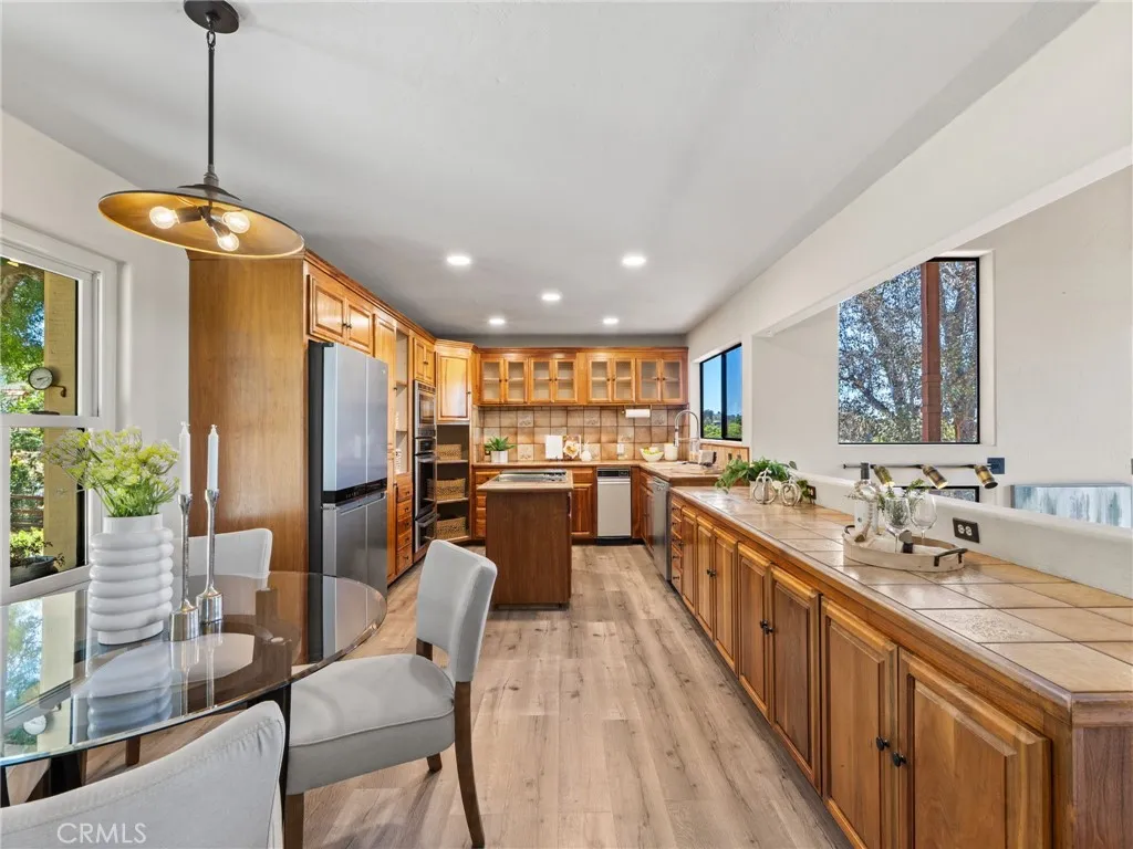 https://cdn.realtyfeed.com/cdn/127/306752550/a3df238d230138bbe5d8153dfbff7b8b.webp