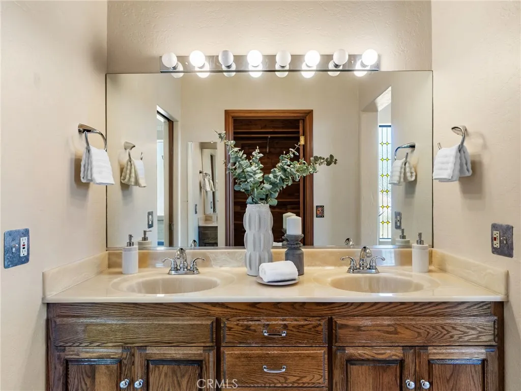 https://cdn.realtyfeed.com/cdn/127/306752550/a3e93c3baefadeec7529e472542b1e8f.webp