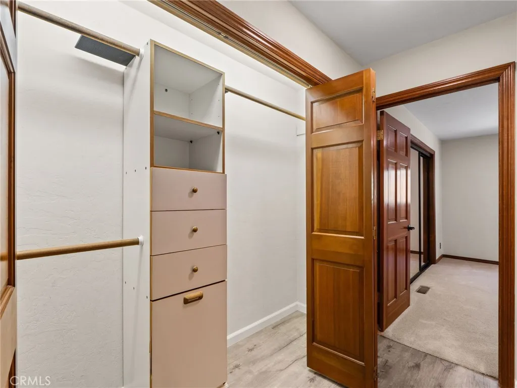 https://cdn.realtyfeed.com/cdn/127/306752550/ecf8851ca82a274a40c872fe871f6dc2.webp