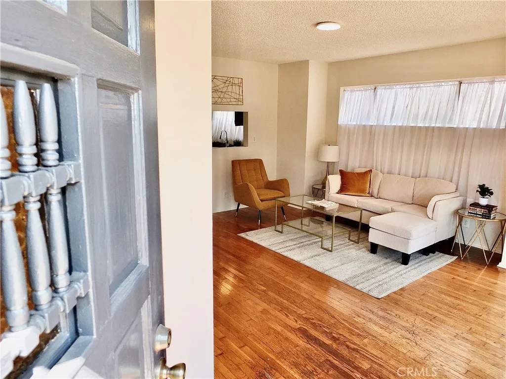 336 Eliot Lane, Long Beach, CA 90814 - Photo 2 of 23, Long Beach, CA