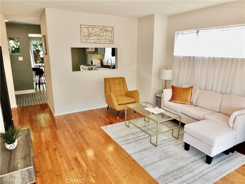 336 Eliot Lane, Long Beach, CA 90814 - Photo 4 of 23, Long Beach, CA