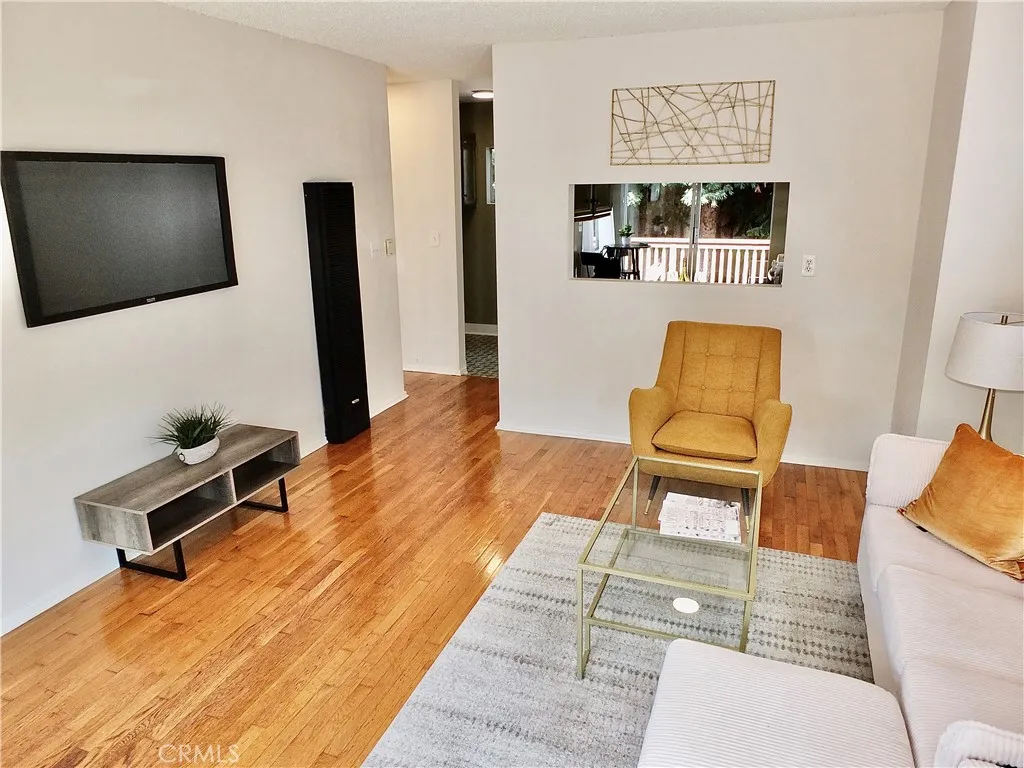 336 Eliot Lane, Long Beach, CA 90814 - Photo 5 of 23, Long Beach, CA