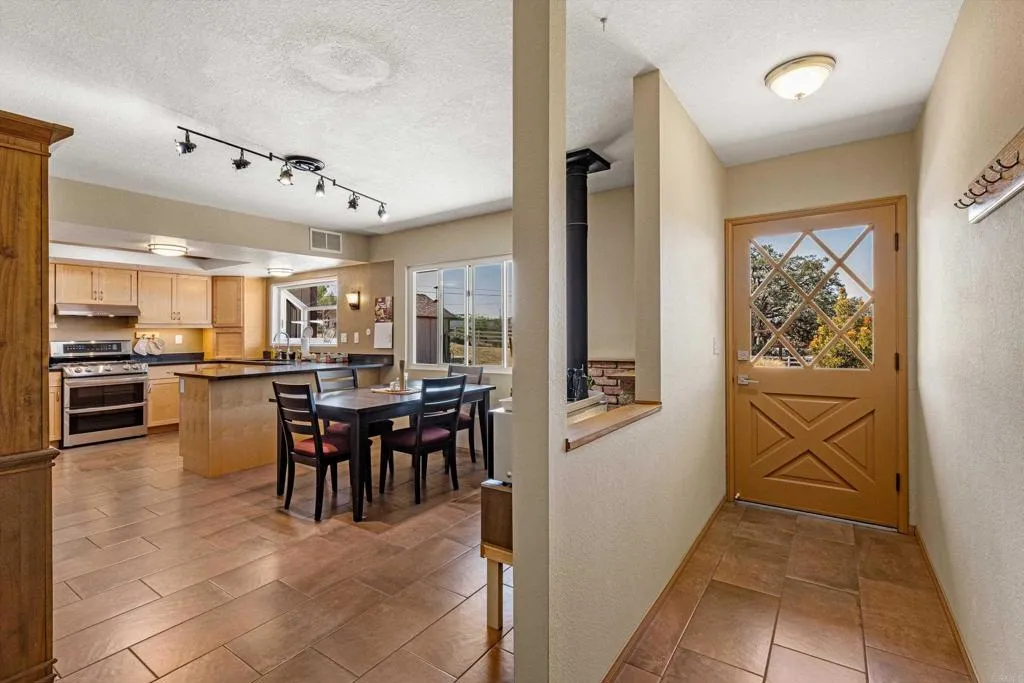 https://cdn.realtyfeed.com/cdn/127/306752566/12a5e515df59b073cecc0951818613f0.webp