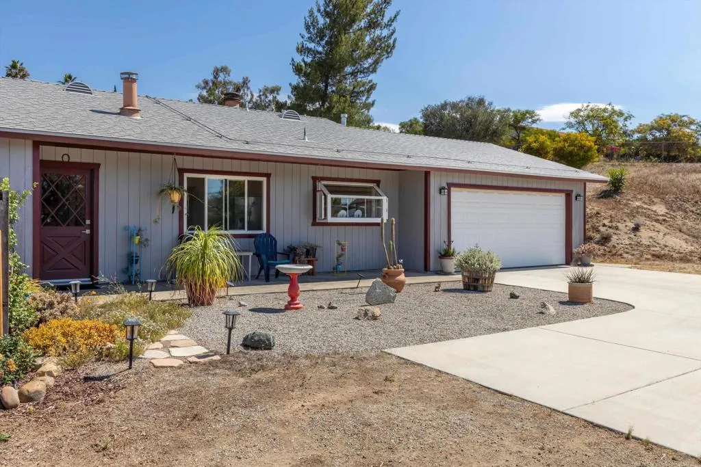 https://cdn.realtyfeed.com/cdn/127/306752566/3997d6015c8175c4d46eb5d08568749a.webp