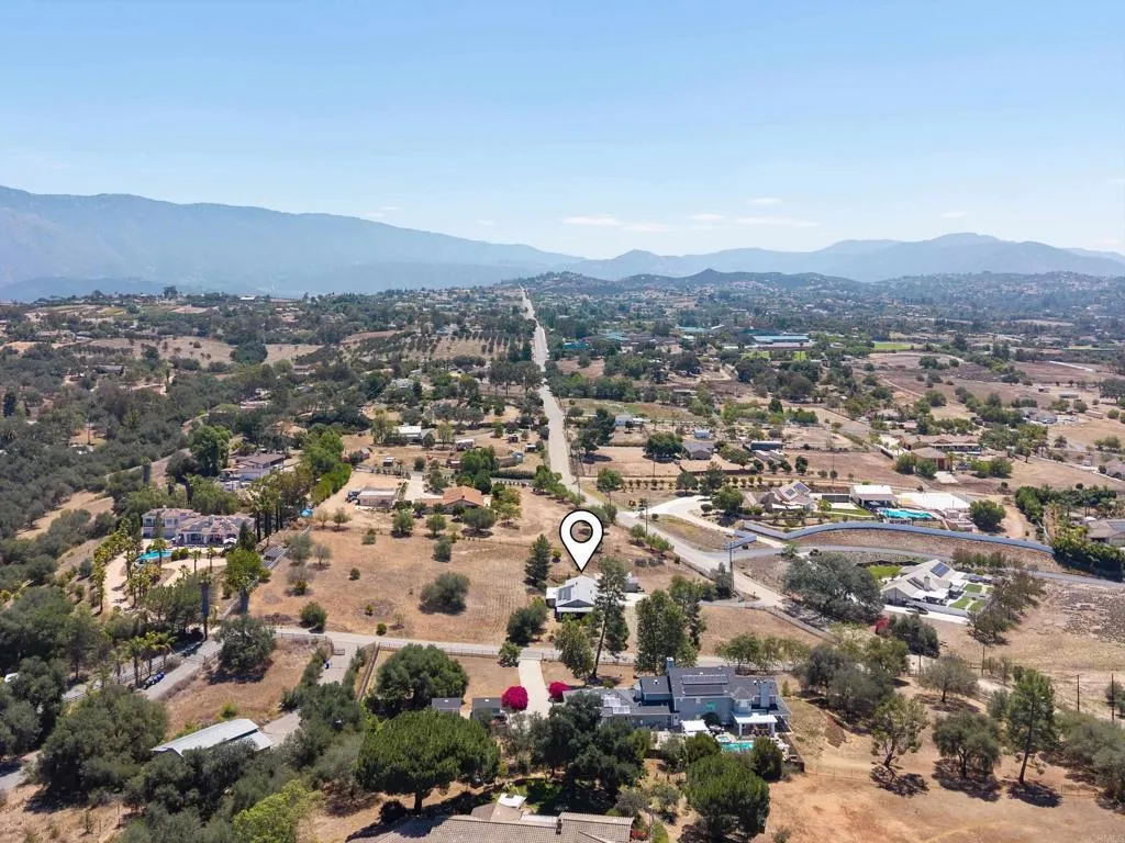 https://cdn.realtyfeed.com/cdn/127/306752566/3bee25001ad2d675fa00d71a510fdcf3.webp