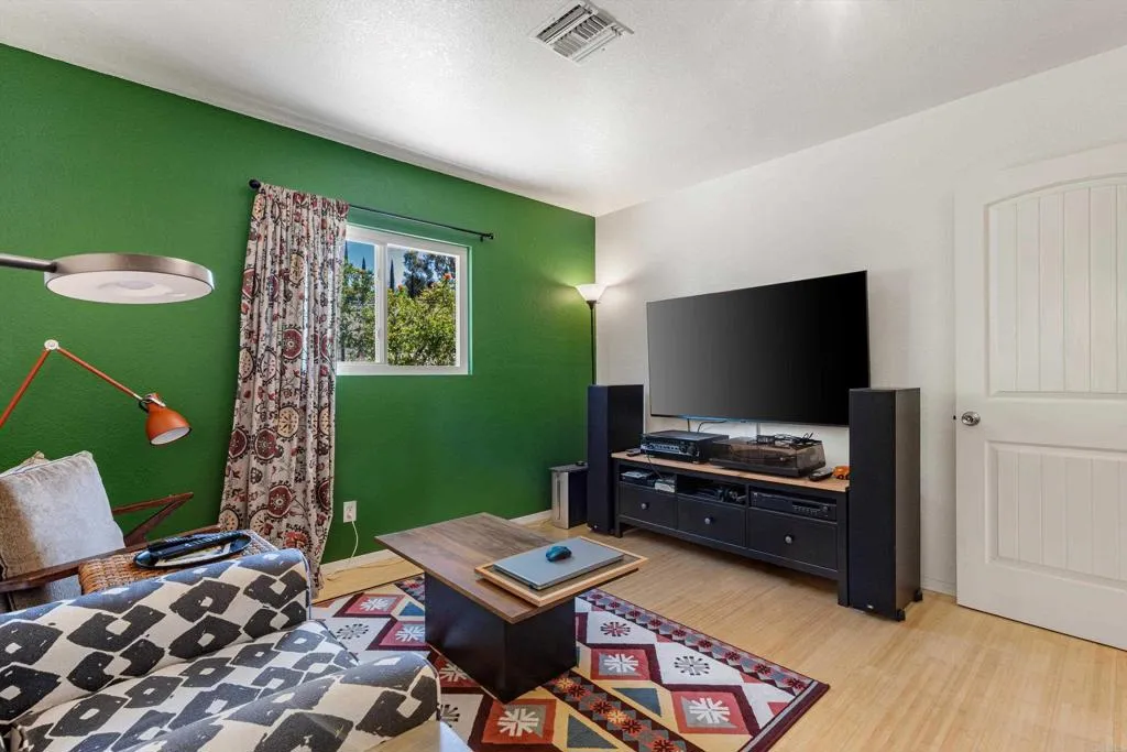 https://cdn.realtyfeed.com/cdn/127/306752566/46e24bc57ce6799e6b118bc41d20aba8.webp