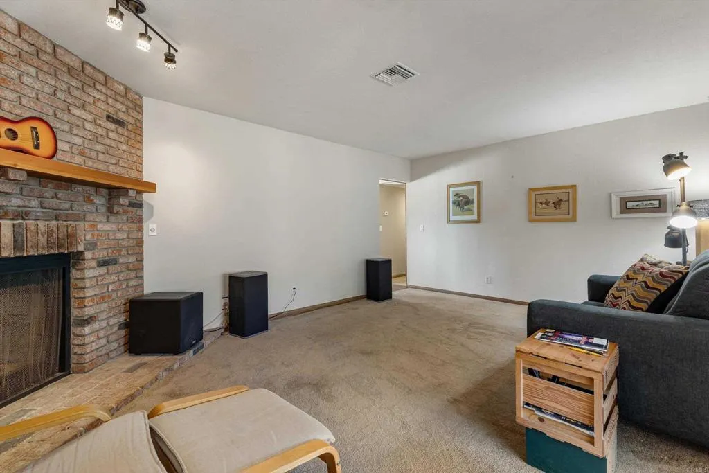 https://cdn.realtyfeed.com/cdn/127/306752566/9d6847b32d768ba6597e6108bebb72b5.webp