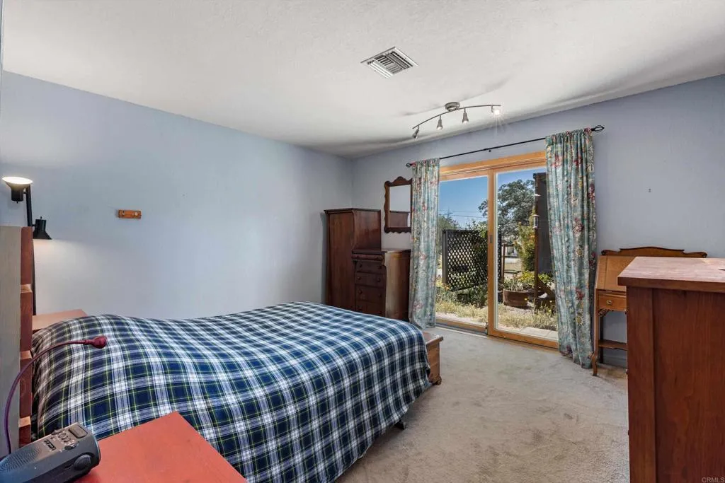 https://cdn.realtyfeed.com/cdn/127/306752566/9ec1504dc49e3955cd66c2ed9a07b7e4.webp