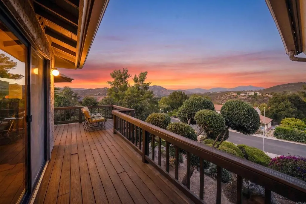 https://cdn.realtyfeed.com/cdn/127/306752571/1d89dbfea8228493c1f2d00668cfc7b3.webp