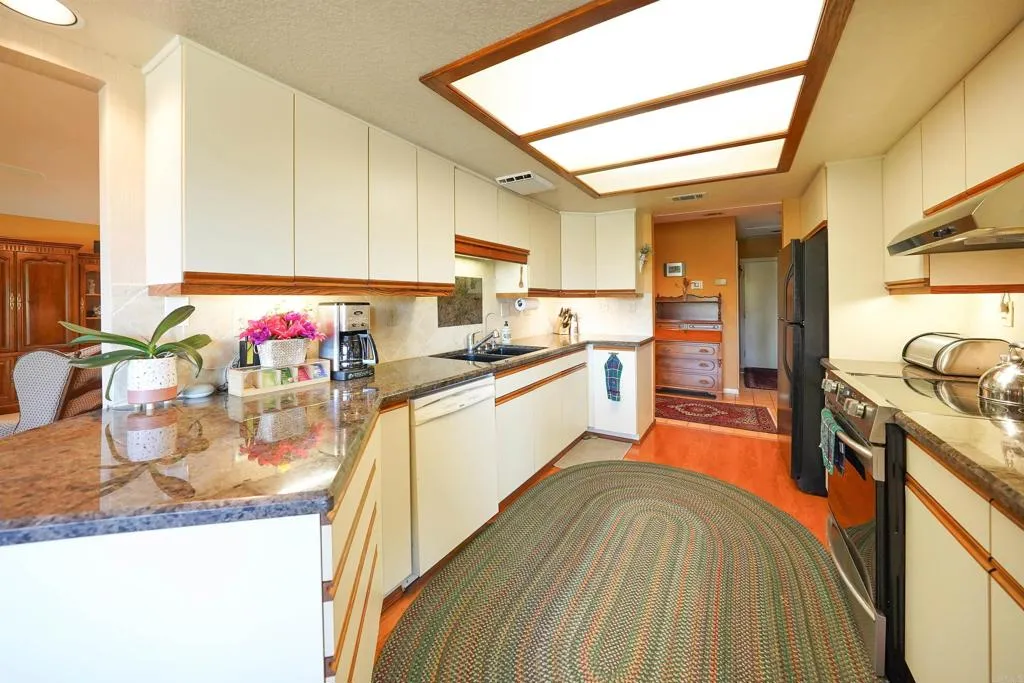 https://cdn.realtyfeed.com/cdn/127/306752571/a48632d018589accf0df8119980ef2b8.webp
