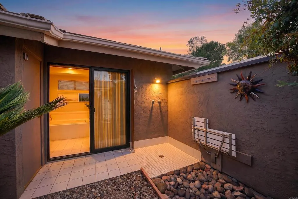 https://cdn.realtyfeed.com/cdn/127/306752571/c01661144f637427bf74b3ceb79128ff.webp