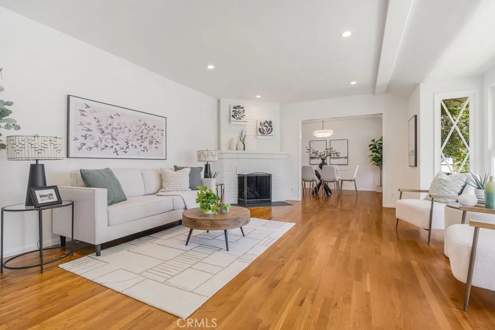 13032 Hesby, Sherman Oaks, CA 91423 - Photo 4 of 33, Sherman Oaks, CA