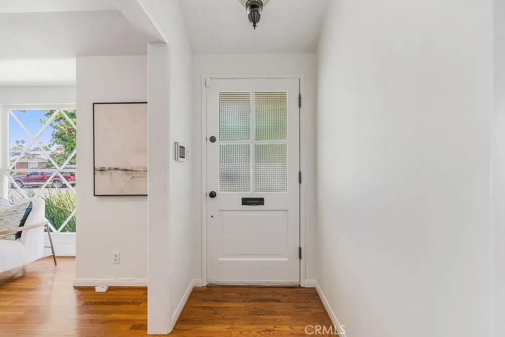 13032 Hesby, Sherman Oaks, CA 91423 - Photo 3 of 33, Sherman Oaks, CA