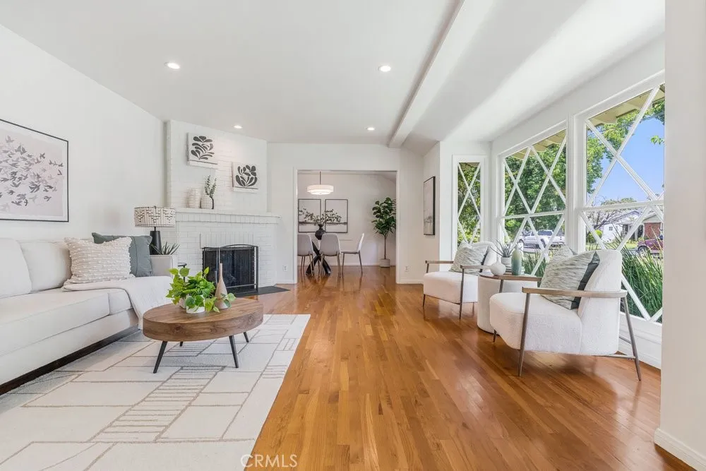 13032 Hesby, Sherman Oaks, CA 91423 - Photo 5 of 33, Sherman Oaks, CA