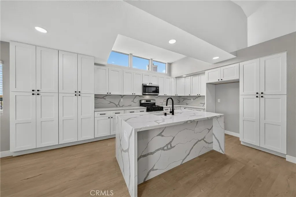 39394 Via Monserate, Murrieta, CA 92563 - Photo 2 of 40, Murrieta, CA
