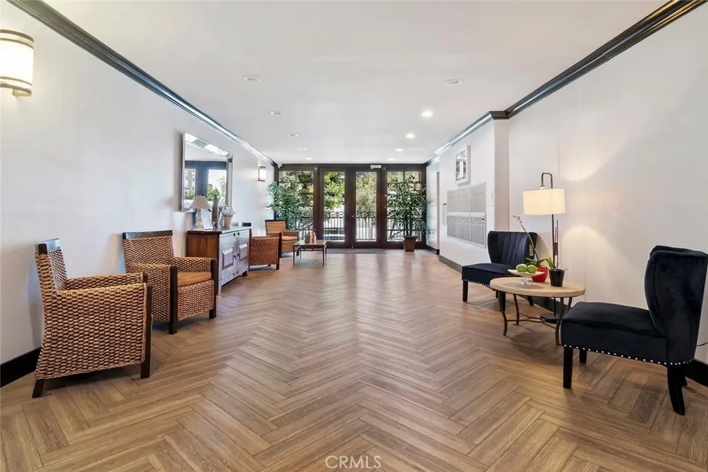 15248 Dickens Street Unit 102, Sherman Oaks, CA 91403 - Photo 3 of 36, Sherman Oaks, CA