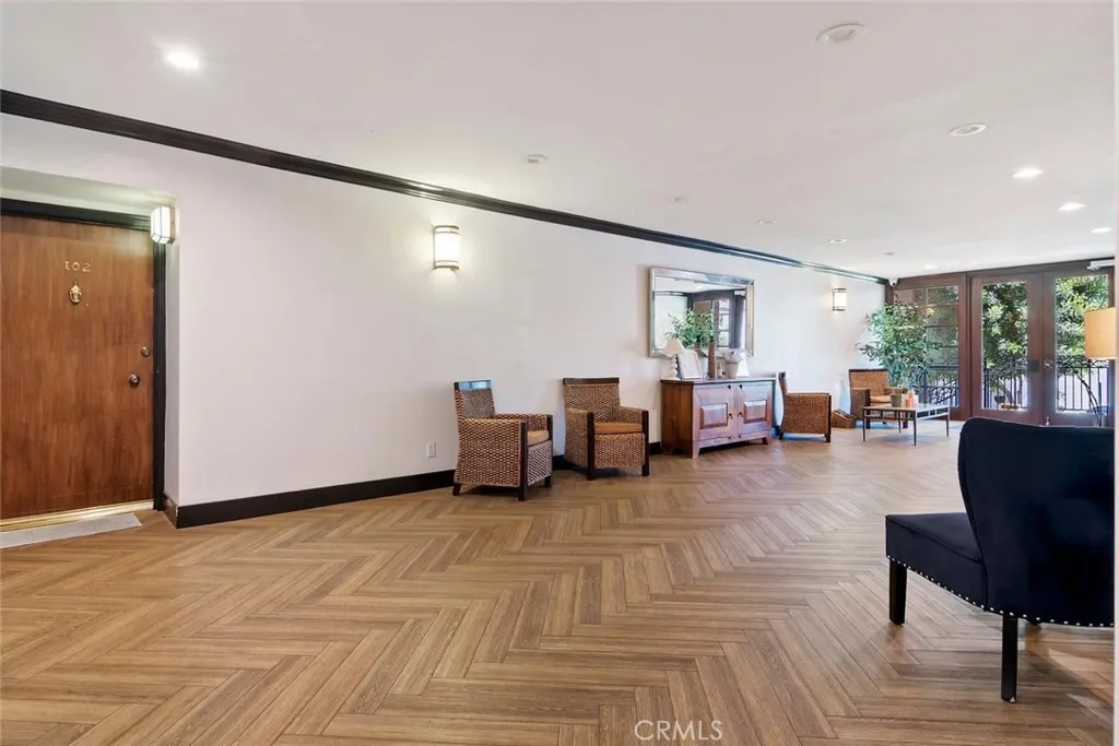 15248 Dickens Street Unit 102, Sherman Oaks, CA 91403 - Photo 4 of 36, Sherman Oaks, CA